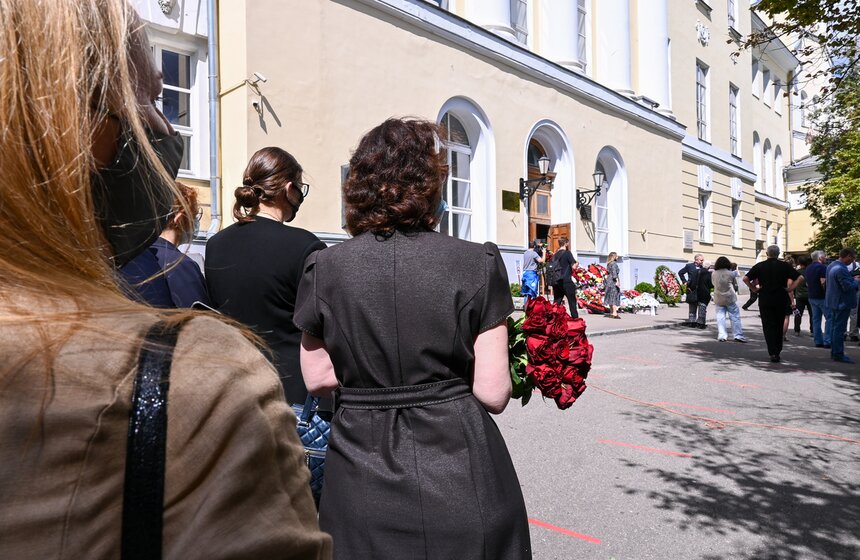 В Москве простились с Ясеном Засурским 3 фото
