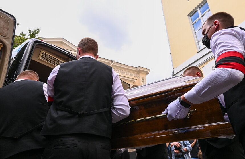 В Москве простились с Ясеном Засурским 21 фото