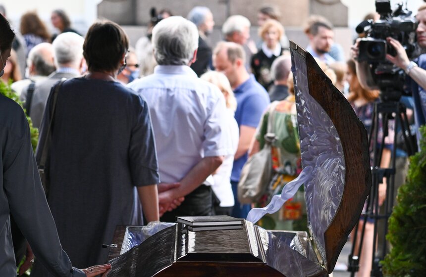 В Москве простились с Ясеном Засурским 19 фото