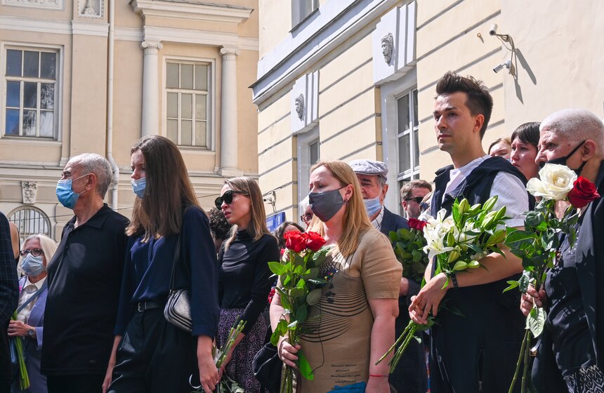 В Москве простились с Ясеном Засурским 7 фото