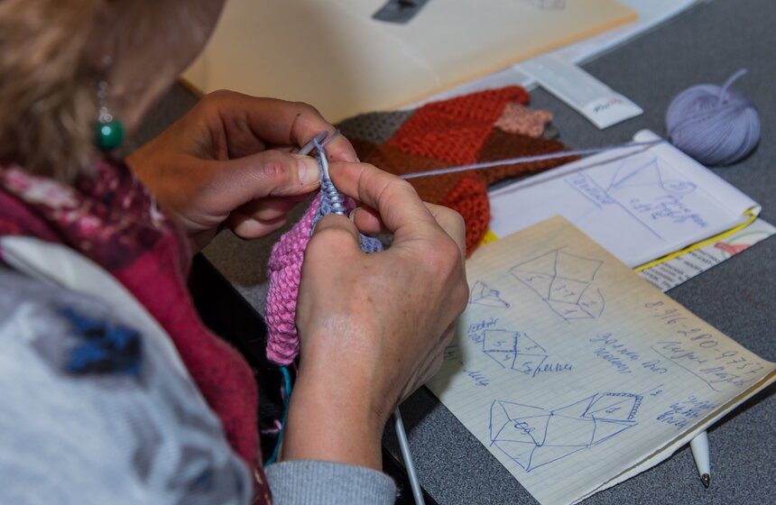 Ярмарка "HandMade подарки к Новому году" проходит в Сокольниках 18 фото