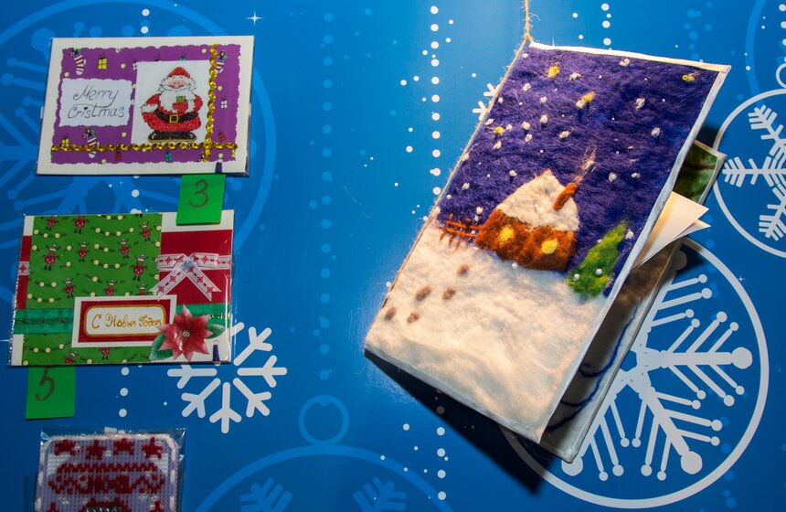 Ярмарка "HandMade подарки к Новому году" проходит в Сокольниках 10 фото