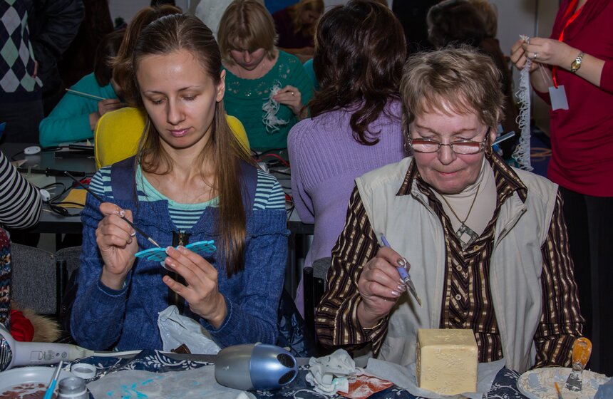 Ярмарка "HandMade подарки к Новому году" проходит в Сокольниках 16 фото