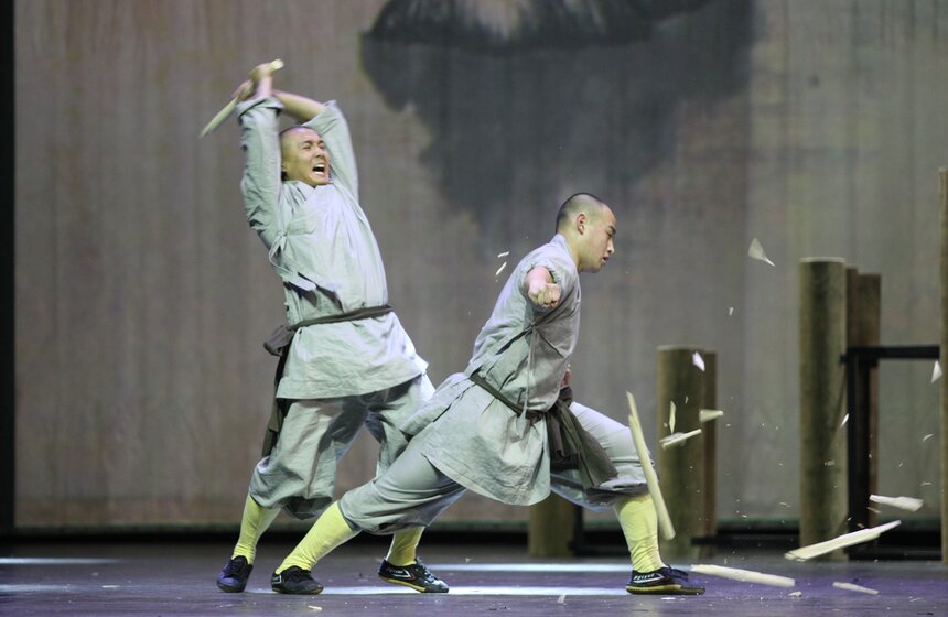 Шаолиньские монахи привезли в Москву шоу "Последний рубеж" 18 фото