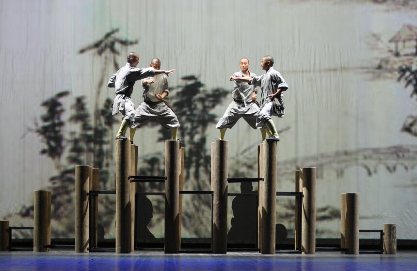 Шаолиньские монахи привезли в Москву шоу "Последний рубеж" 12 фото