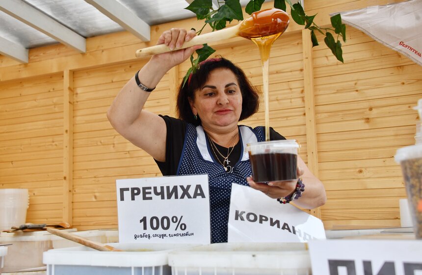 В Коломенском открылась Всероссийская Ярмарка меда 7 фото