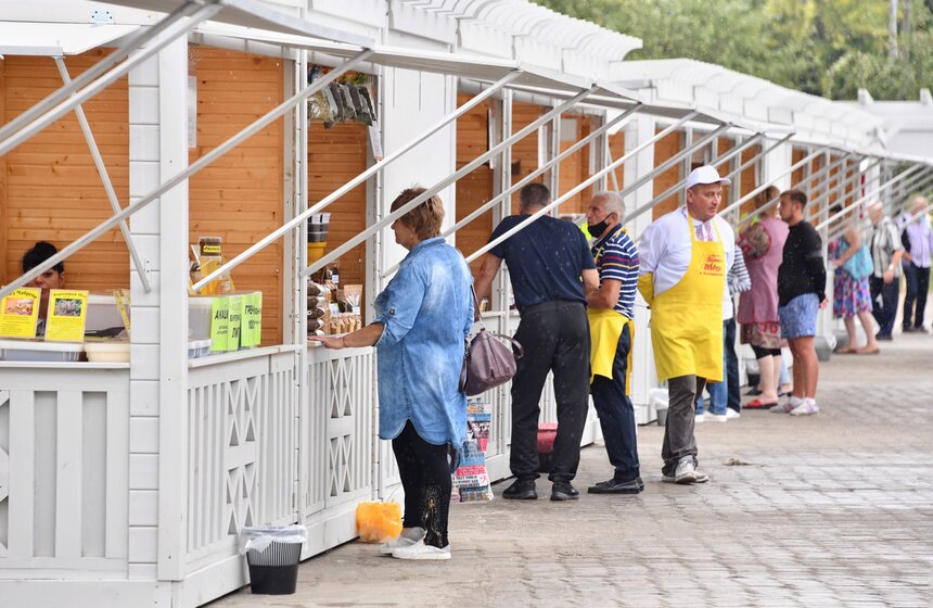 В Коломенском открылась Всероссийская Ярмарка меда 18 фото