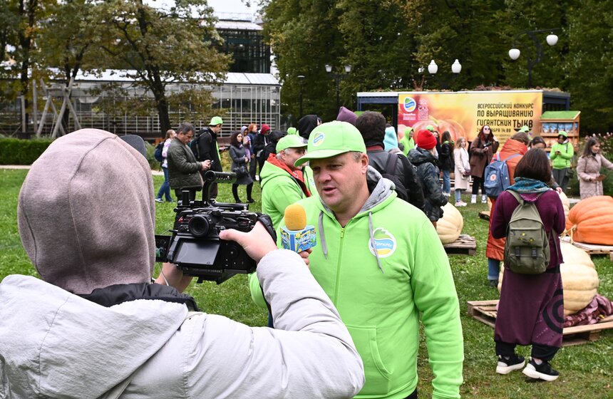 Самую большую тыкву представят на выставке в "Аптекарском огороде" 2 фото