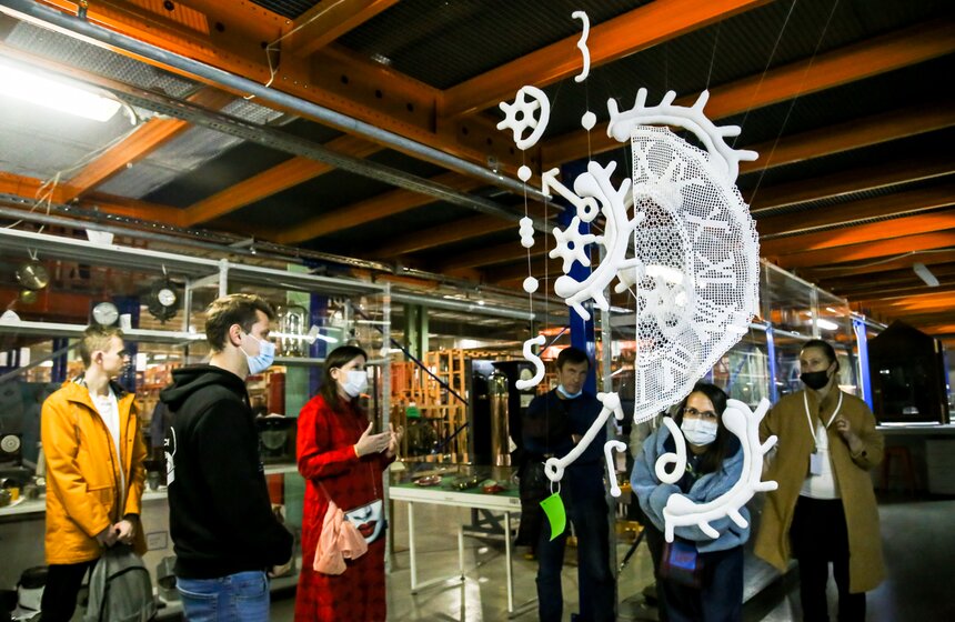 Выставка "Горизонт ожидания" заработала в Открытой коллекции Политеха 4 фото