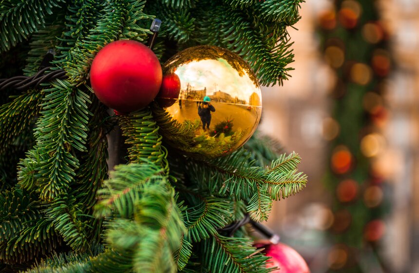 Улицы Москвы украсили к Новому году 22 фото