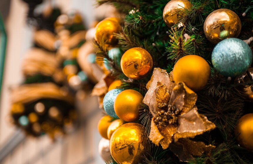 Улицы Москвы украсили к Новому году 23 фото