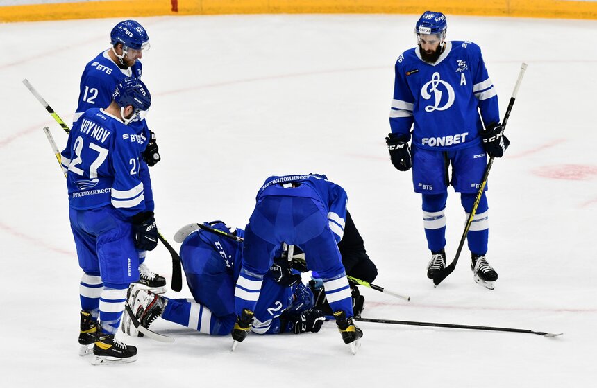 ЦСКА всухую победил "Динамо" в хоккейном дерби 14 фото