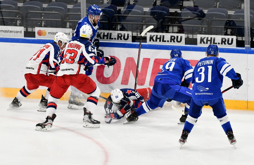 ЦСКА всухую победил "Динамо" в хоккейном дерби 20 фото