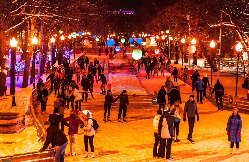 Улицы Москвы украсили к Новому году 8 фото