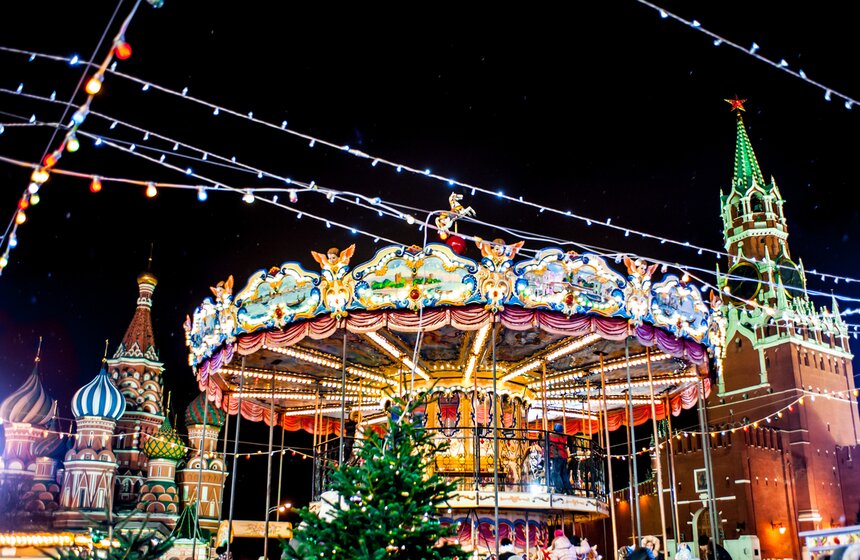 Улицы Москвы украсили к Новому году 5 фото