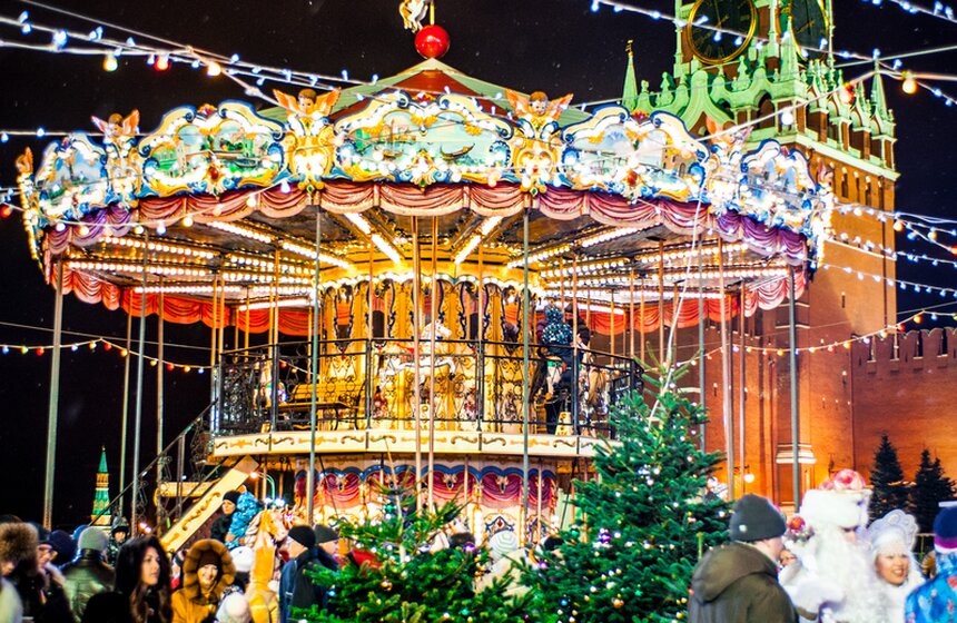 Улицы Москвы украсили к Новому году 4 фото