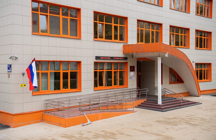 Собянин рассказал о планах переоснащения школ современными компьютерами 4 фото