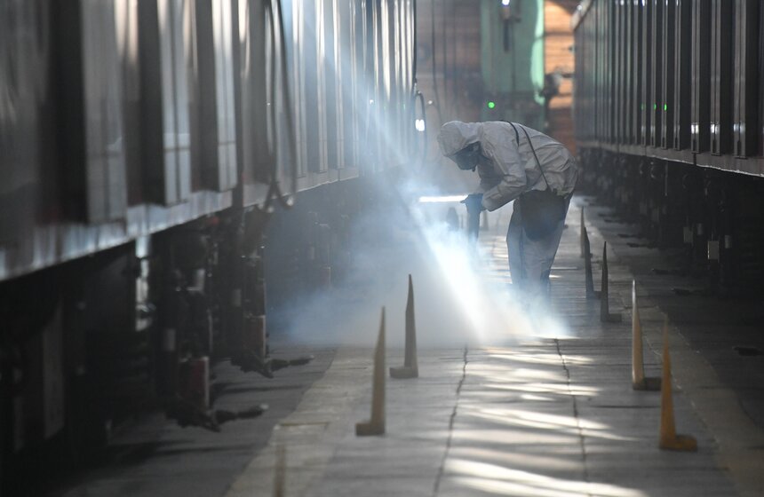 В метро Москвы увеличили частоту дезинфекции за время пандемии в 10 раз 12 фото