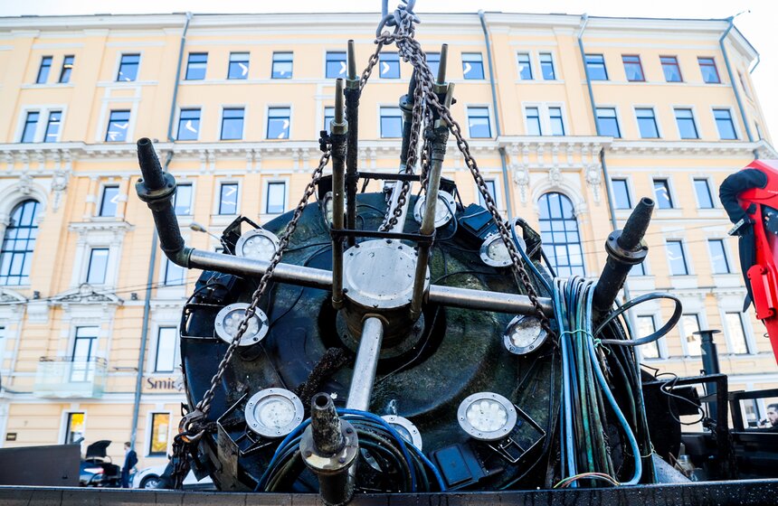 В Москве на Водоотводном канале проведут консервацию плавающих фонтанов 24 фото