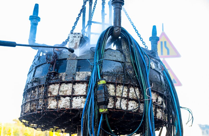 В Москве на Водоотводном канале проведут консервацию плавающих фонтанов 14 фото