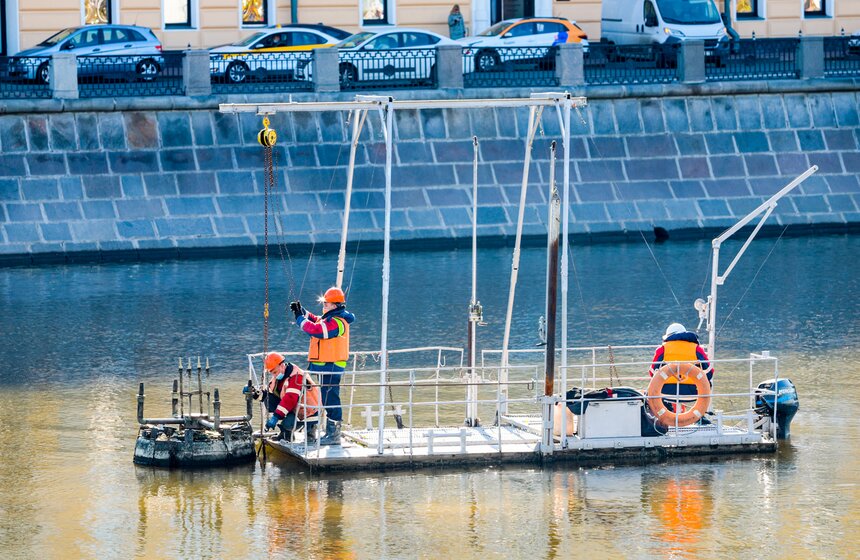 В Москве на Водоотводном канале проведут консервацию плавающих фонтанов 5 фото