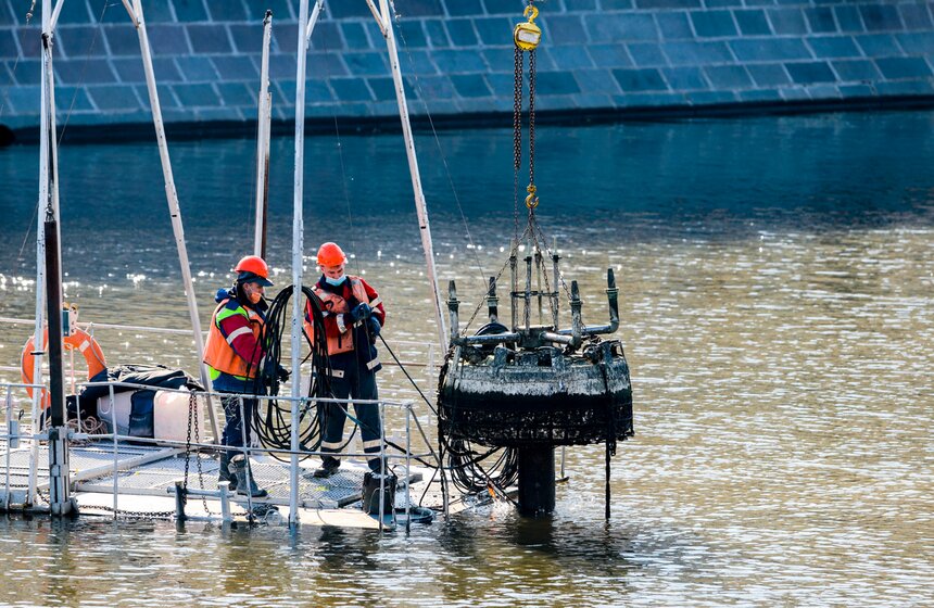 В Москве на Водоотводном канале проведут консервацию плавающих фонтанов 6 фото