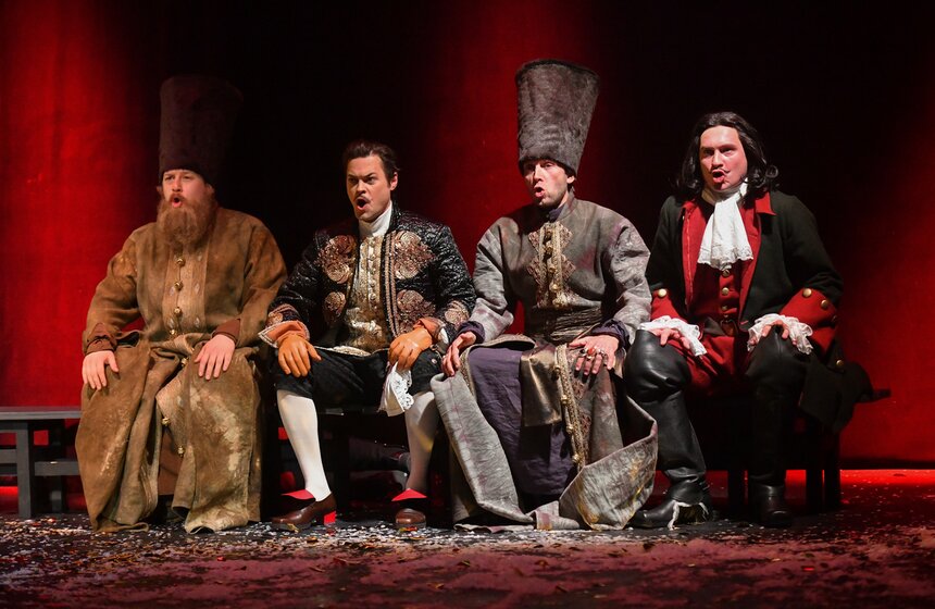 В театре "Модерн" состоялась премьера спектакля "Петр Перый" 9 фото