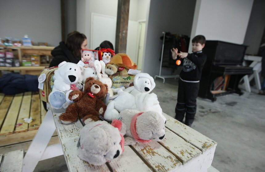 На дизайн-заводе открылась "Зима во Флаконе" 2 фото