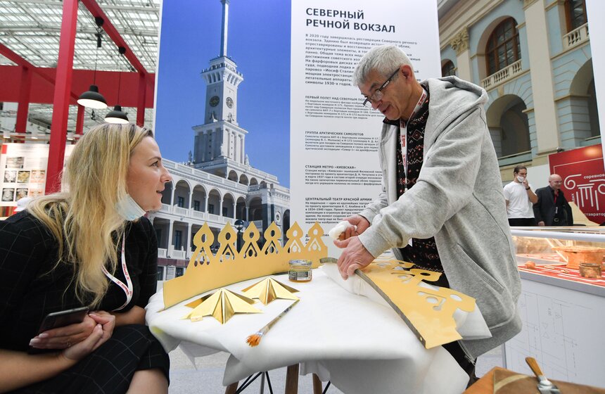В Гостином дворе открылась выставка "Denkmal, Россия – Москва" 24 фото