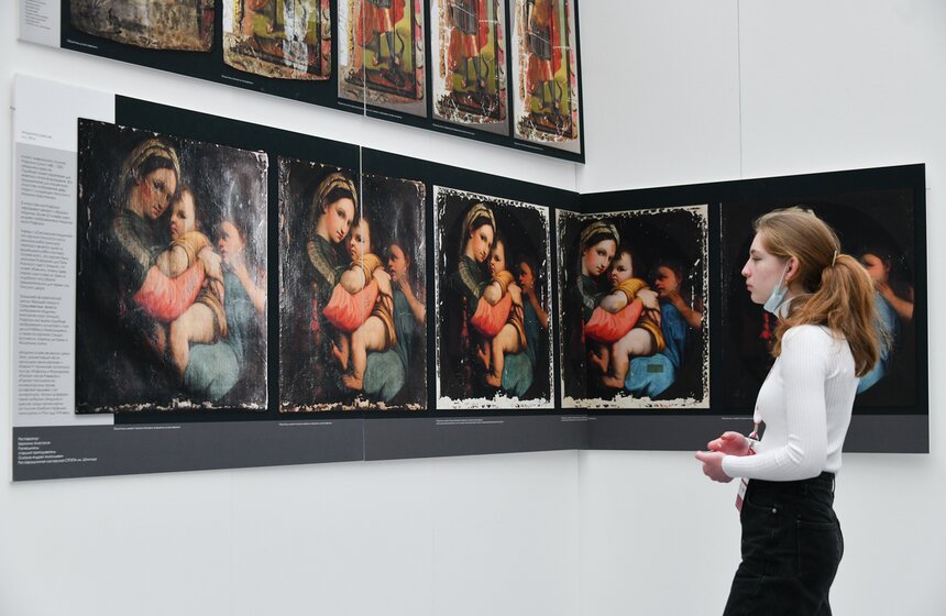 В Гостином дворе открылась выставка "Denkmal, Россия – Москва" 27 фото