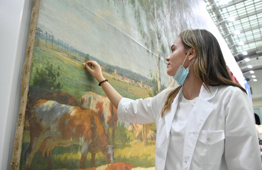 В Гостином дворе открылась выставка "Denkmal, Россия – Москва" 10 фото