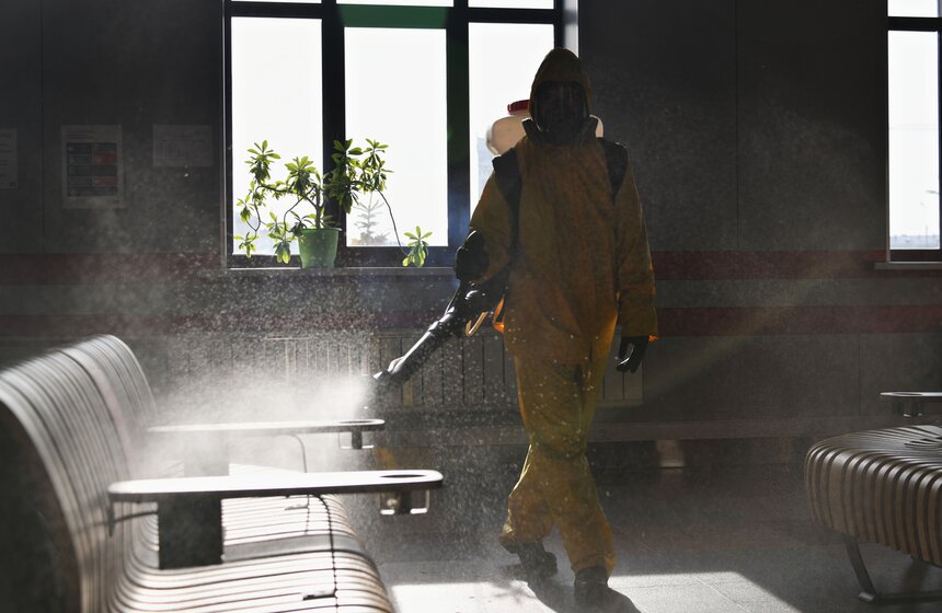 В столице провели дезинфекцию Савеловского вокзала 20 фото