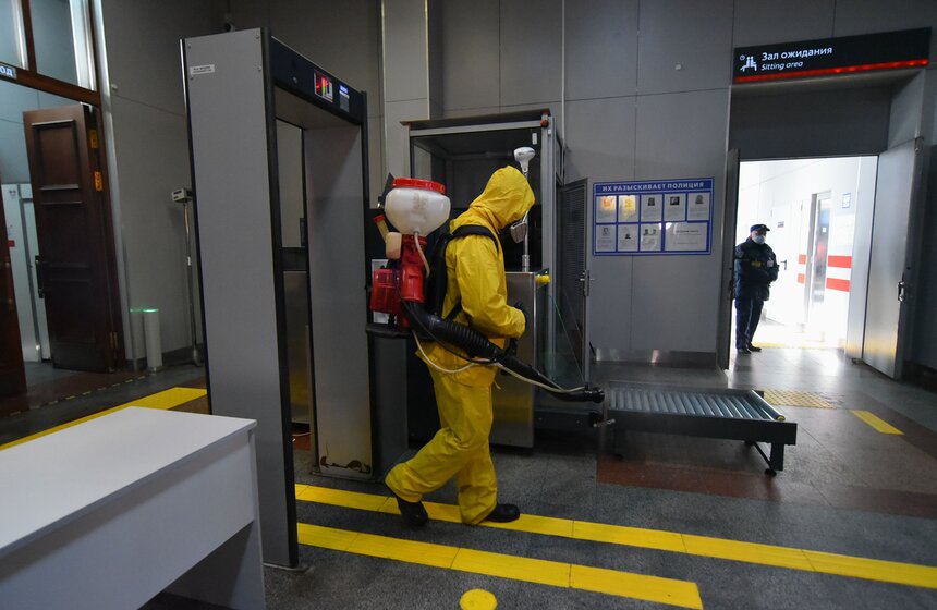 В столице провели дезинфекцию Савеловского вокзала 10 фото