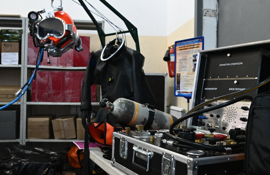 Спасатели станции "Левобережная" провели учения на воде 18 фото