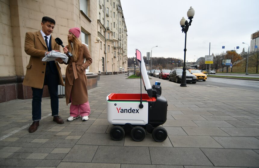 "Почта России" запустила доставку посылок роботами-курьерами "Яндекса" в Москве 8 фото