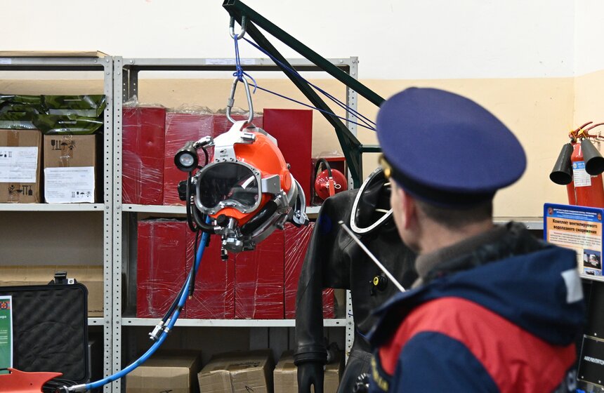 Спасатели станции "Левобережная" провели учения на воде 15 фото