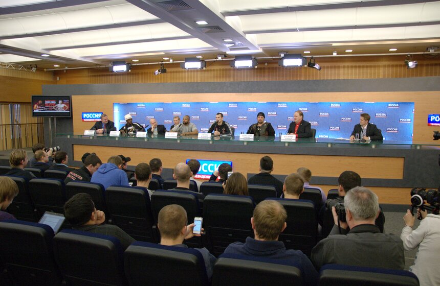 В ВГТРК состоялась пресс-конференция с боксером Роем Джонсом 1 фото