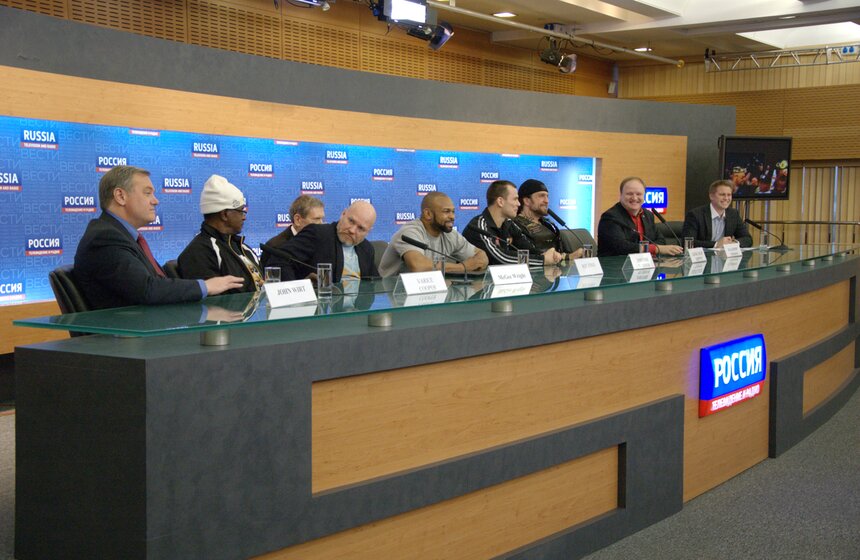 В ВГТРК состоялась пресс-конференция с боксером Роем Джонсом 7 фото