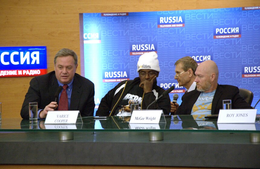 В ВГТРК состоялась пресс-конференция с боксером Роем Джонсом 12 фото