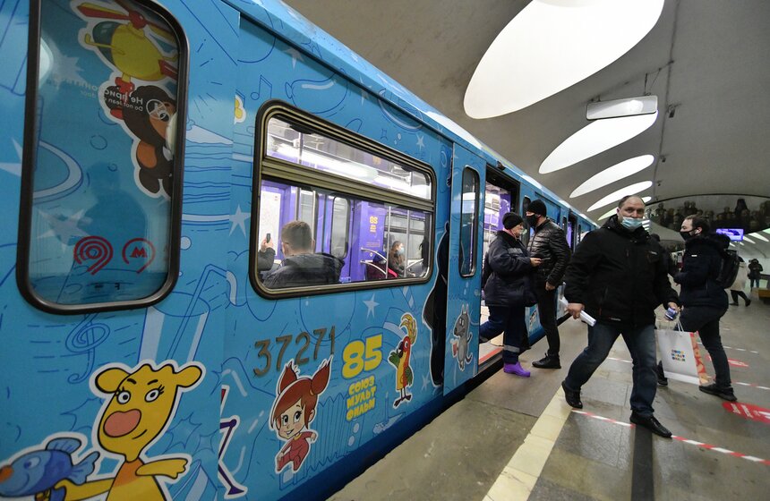 Тематический поезд "Союзмультфильм" запустили в московском метро 20 фото