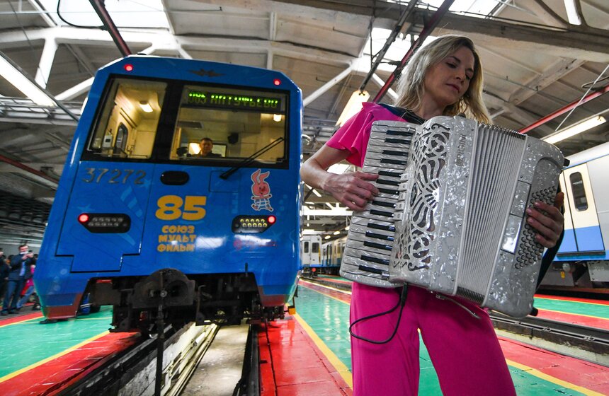 Тематический поезд "Союзмультфильм" запустили в московском метро 11 фото