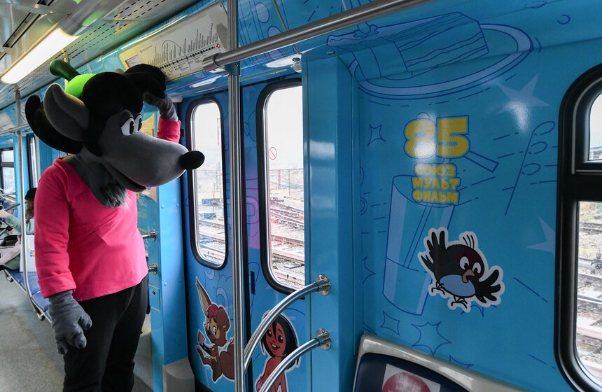 Тематический поезд "Союзмультфильм" запустили в московском метро 15 фото