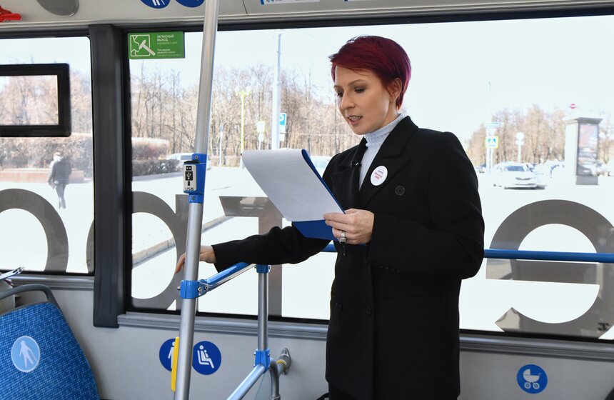 "Тотальный диктант" впервые написали в электробусе 12 фото