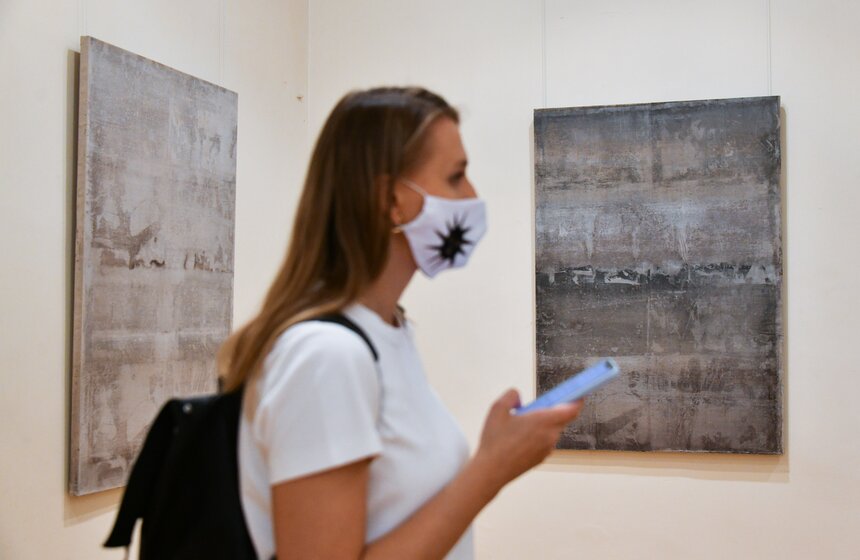 Музей имени Алексея Щусева представил выставку "Пятая волна" 4 фото