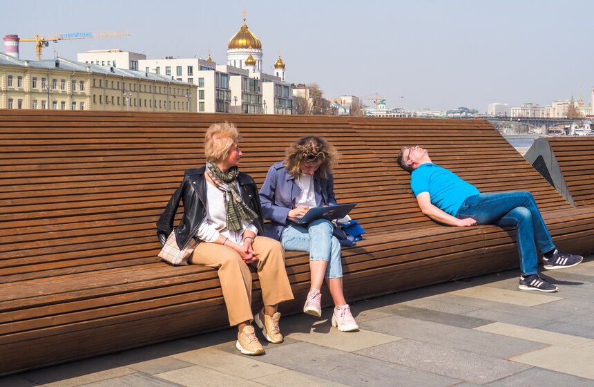 Аномально теплая погода продержится в Москве до выходных 7 фото