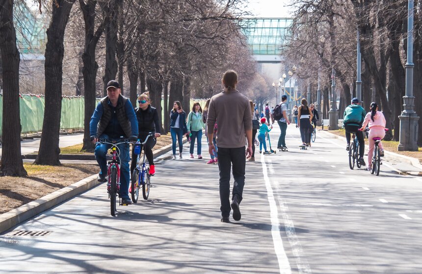 Аномально теплая погода продержится в Москве до выходных 11 фото