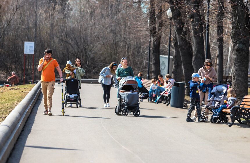 Аномально теплая погода продержится в Москве до выходных 35 фото