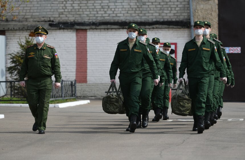 Из Москвы отправили первых призывников для прохождения военной службы 23 фото