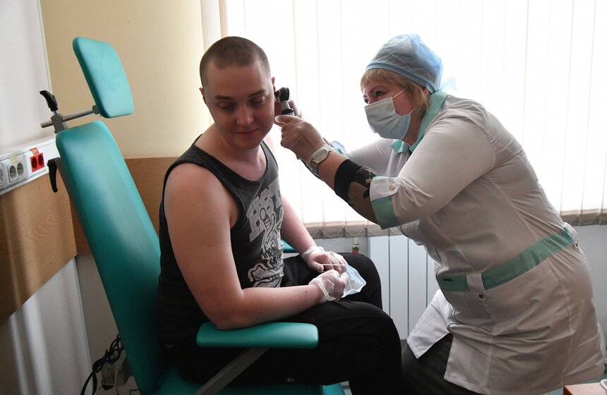 Из Москвы отправили первых призывников для прохождения военной службы 9 фото