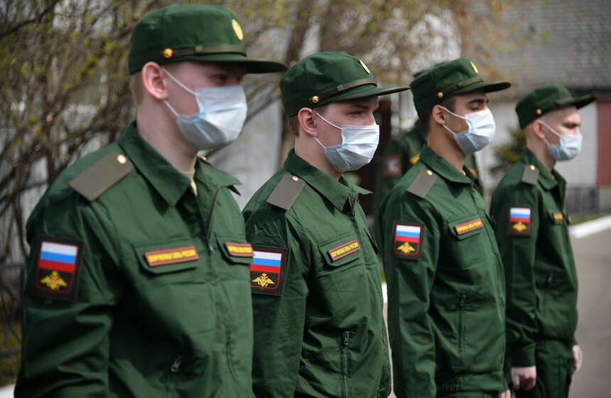 Из Москвы отправили первых призывников для прохождения военной службы 25 фото